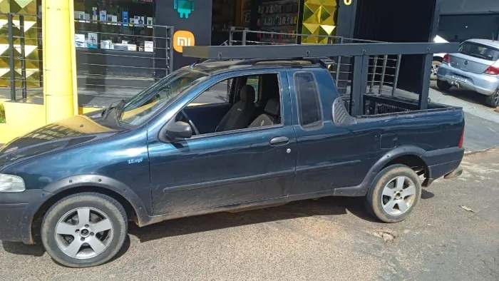 Fiat Strada Working 1.5 MPI 8V CE (álcool) 2002