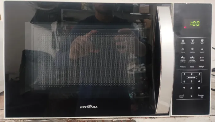 Micro-ondas Britânia disponível 
