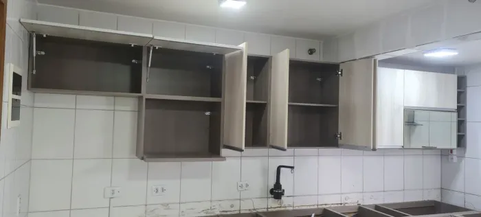 Armário de cozinha modular em L