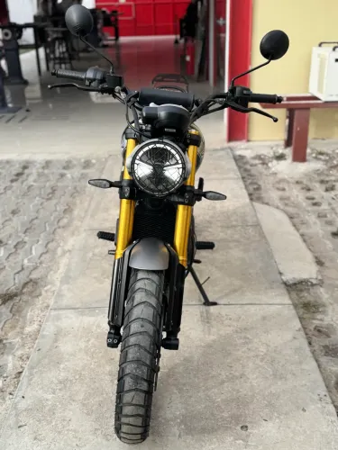Triumph Scrambler 400 X