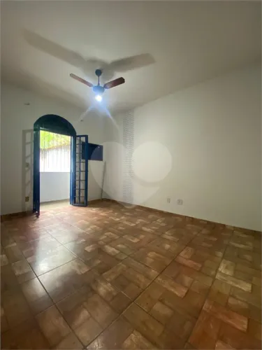 Apartamento com 2 quartos à venda ou para locação em Centro - RJ