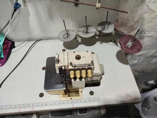 Máquina de costura LANMAX interloque  valor.900.00