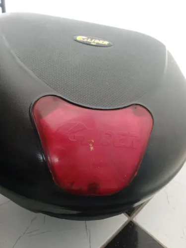 Vendo baú para motos.