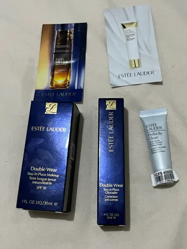 Kit ESTEE LAUDER, base, corretivo