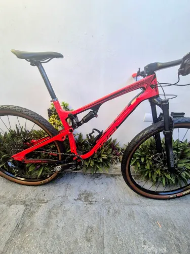 Bike OGGI CATURRA SPORT 2019, tam L, no Gx Lunar, Impecável