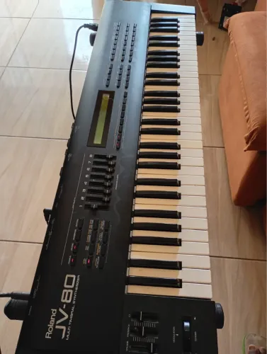Roland jv 80 lendário