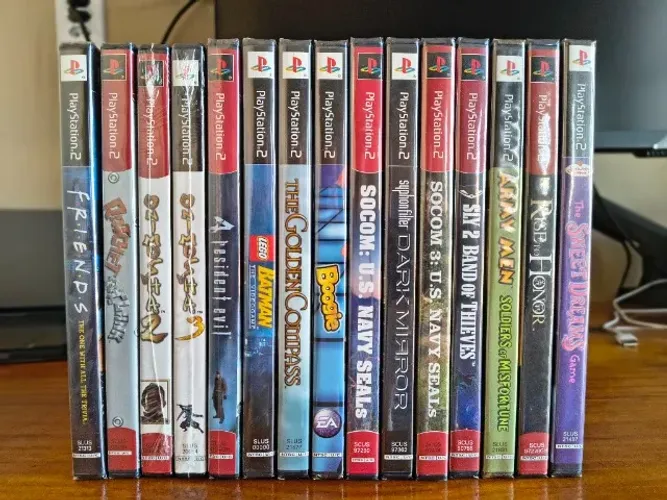 Lote de 40 jogos de Playstation 2 originais - 15 lacrados