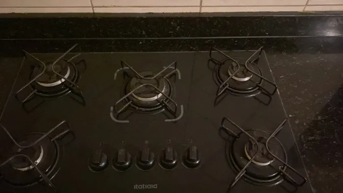COOKTOP COM MÁRMORE NOVO.