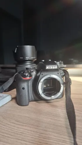 Nikon D3300 + Lentes 18-55mm e 55-200mm + Acessórios