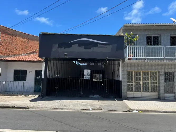 Galpão Comercial na Avenida Dona Constança de Góes Monteiro 6,60mx28m