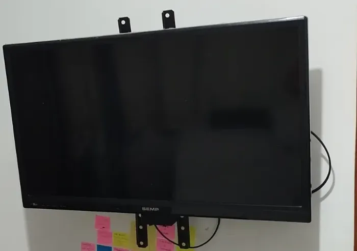 Vendo29 polegadas - COM DEFEITO - marca: semp toshiba