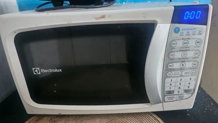 Micro-ondas COM DEFEITO