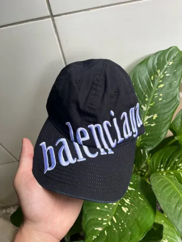 Boné balenciaga embroidery