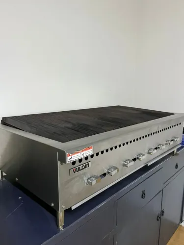 Char Broiler a Gás 8 Queimadores GLP ou GN VCRB47 Hobart Vulcan