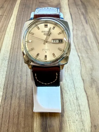 Relógio Seiko 5 Case Cushion 6119-7143 - 1971