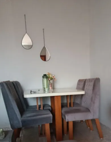 Mesa de jantar 4 cadeiras aceito troca em geladeira