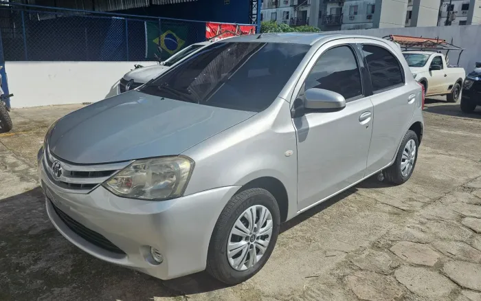 Toyota Etios X 1.3 Flex 16V 5P Mec. 2014