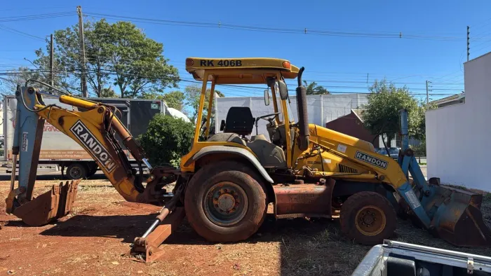 Vende-se restroscavadeira 2008 Rondon 406B