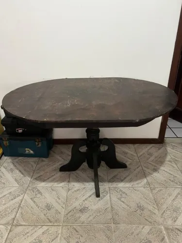 Mesa Antiga de Madeira - Estilo Clássico