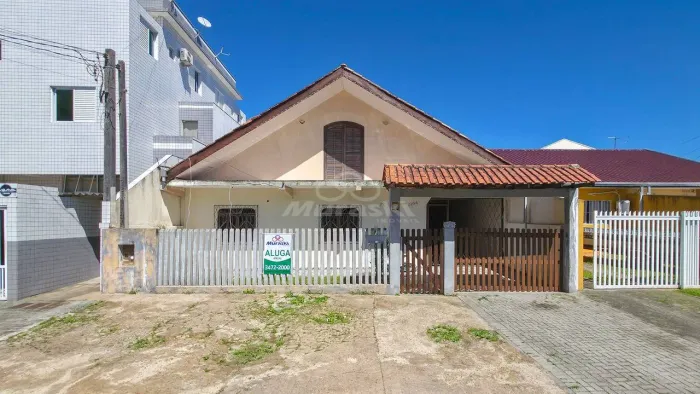 Casa com 4 dormitórios para alugar por R$ 2.700,00/mês - Centro - Guaratuba/PR