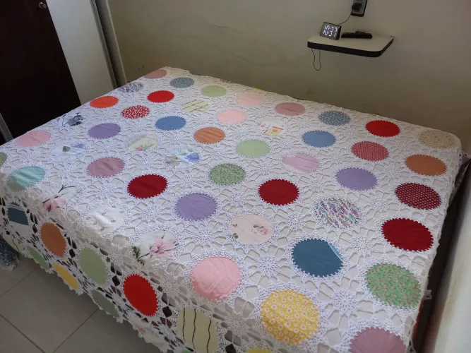 Colcha de Crochê Artesanal para Cama de Casal - Feita à Mão, Peça Única