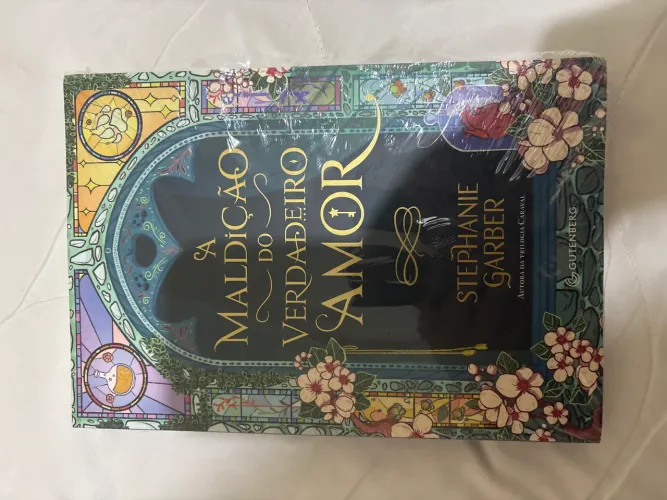 livro a maldição do verdadeiro amor, de Stephanie garber
