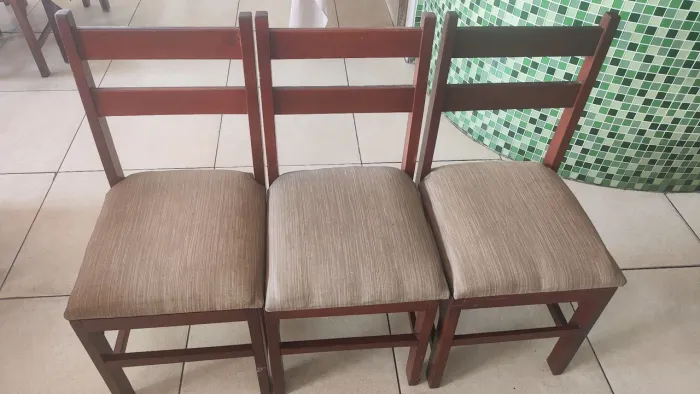 Cadeiras ( Tenho 100 unidades )