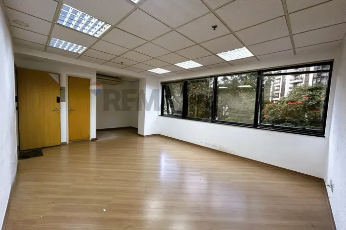 Oportunidade! Sala Comercial em Alphaville, 30m², Alugue Já!