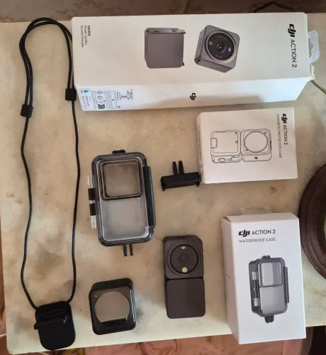 DJI Action 2 Power Combo (32GB) com acessórios de brinde<br>DJI Action 2 Power Combo (32GB))