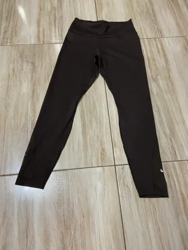 Vendo legging da NIKE FEMININA NOVA TAM P