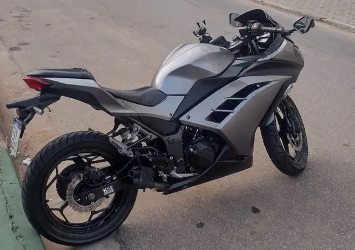 ? KAWASAKI NINJA 300 - R$ 14.900,00