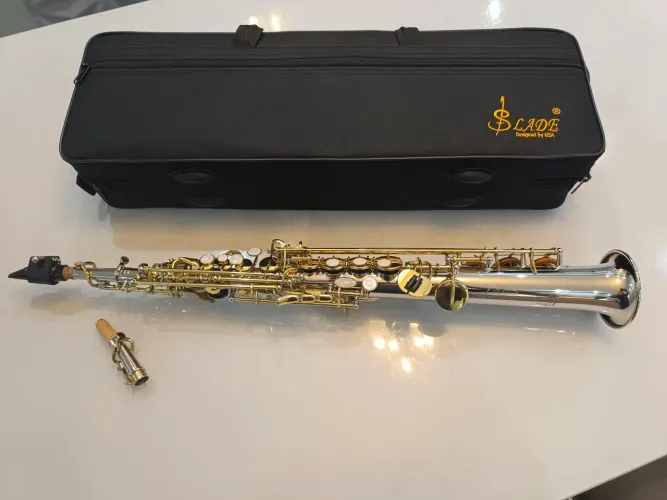 Saxofone soprano reto - prata/dourado