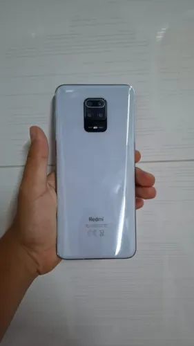 ? Vendo Redmi Note 9S 64GB, 4GB RAM, usado ótimo, com caixinha e carregador!