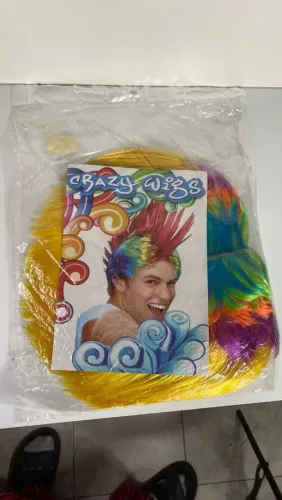 Perucas coloridas para festa