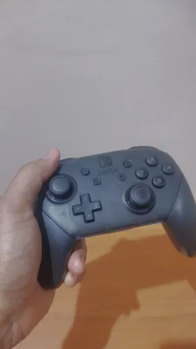 Pro controle Nintendo switch bem conservado estado de novo