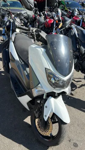Nmax 2019/19 muito novinha