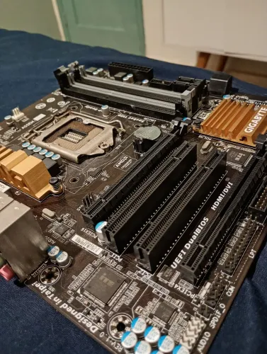 Placa-mãe Gigabyte H97 (No Estado / Sucata / Retirada de Peças