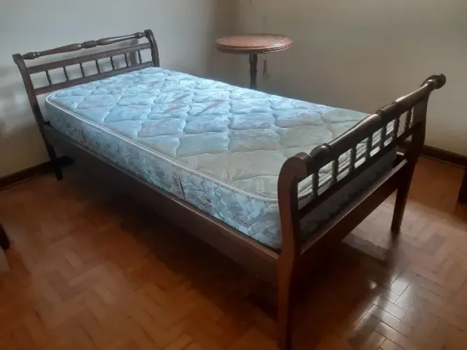 Cama de solteiro mais colchão