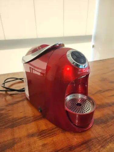 Cafeteira Espresso Versa Vermelha Automática - TRES 3 Corações