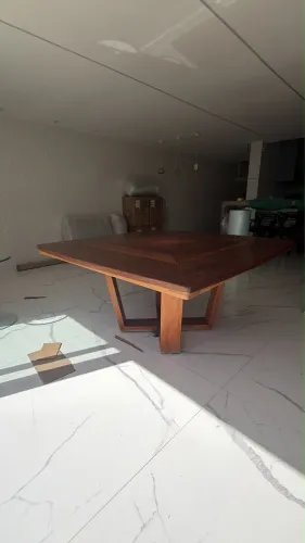 Mesa quadrada 8 lugares