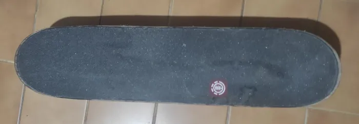 Skate element semi novo