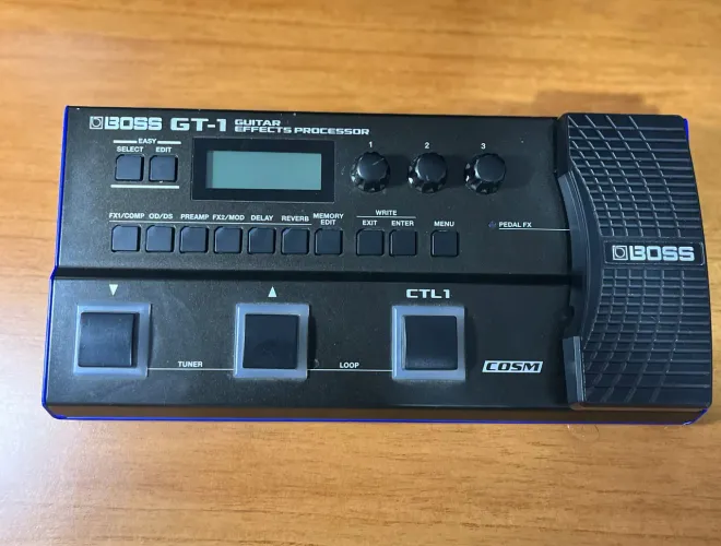 Pedaleira Boss GT1 TIMBRADA! (60 EFEITOS)