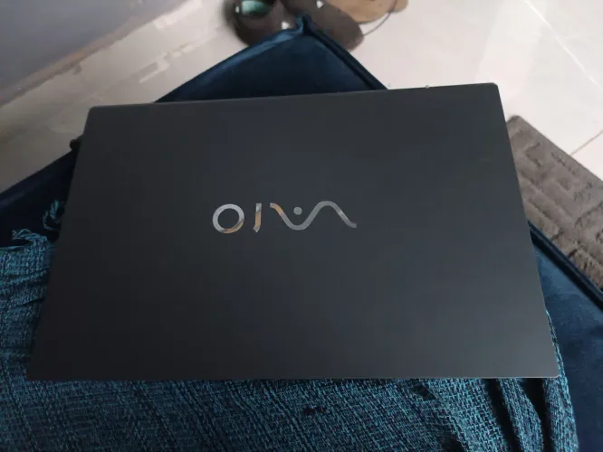 Vendo Notebook vaio novo superfino sem uso