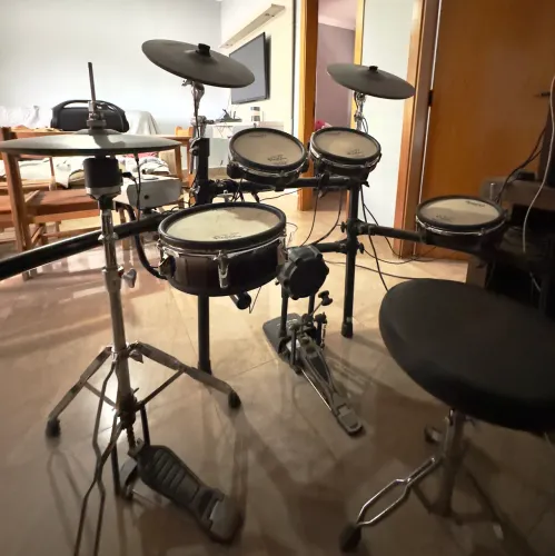 Bateria Eletrônica - Roland V-Drums TD-9