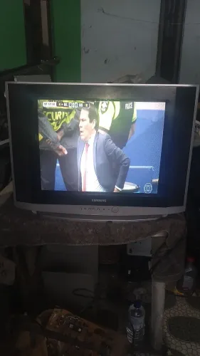 TV Samsung 21 polegadas com conversor