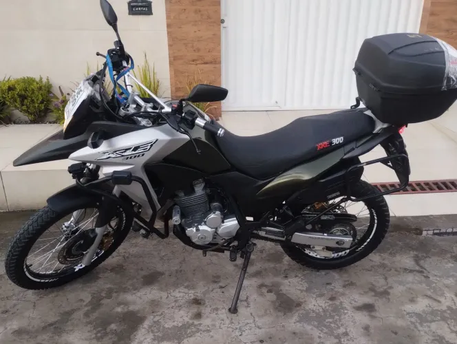 VENDO XRE 300 C/ ABS