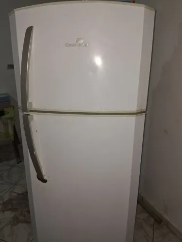 Vende-se geladeira