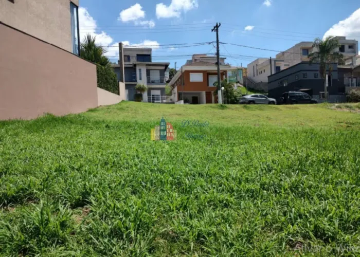 Terreno em Condomínio Fechado em Aldeia da Serra, à Venda, 400 m² por R$ 480.000.