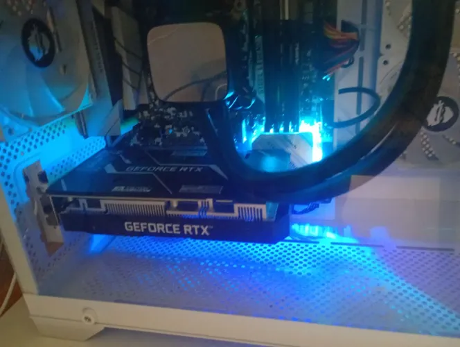 Placa de video rtx 3050 de 6gb apenas 2 meses de uso