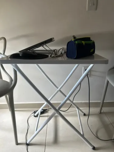 Mesa dobrável de aço